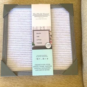 Message Board with 148 Letters and Symbols